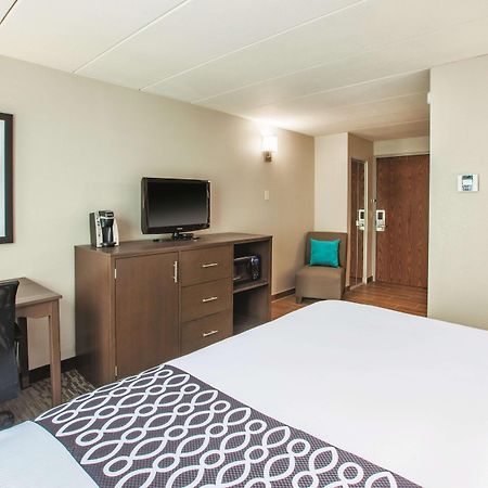Hotel La Quinta By Wyndham Sturbridge Exterior foto