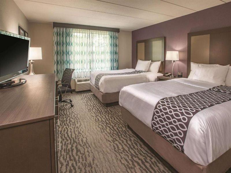 Hotel La Quinta By Wyndham Sturbridge Exterior foto