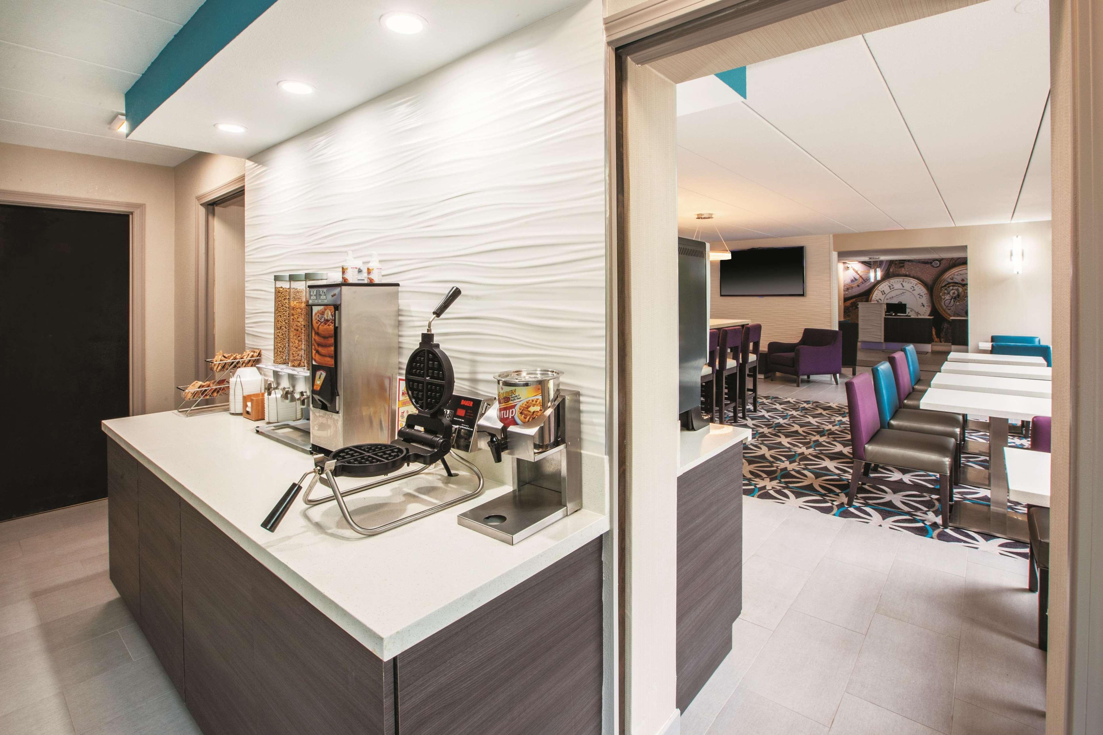 Hotel La Quinta By Wyndham Sturbridge Exterior foto