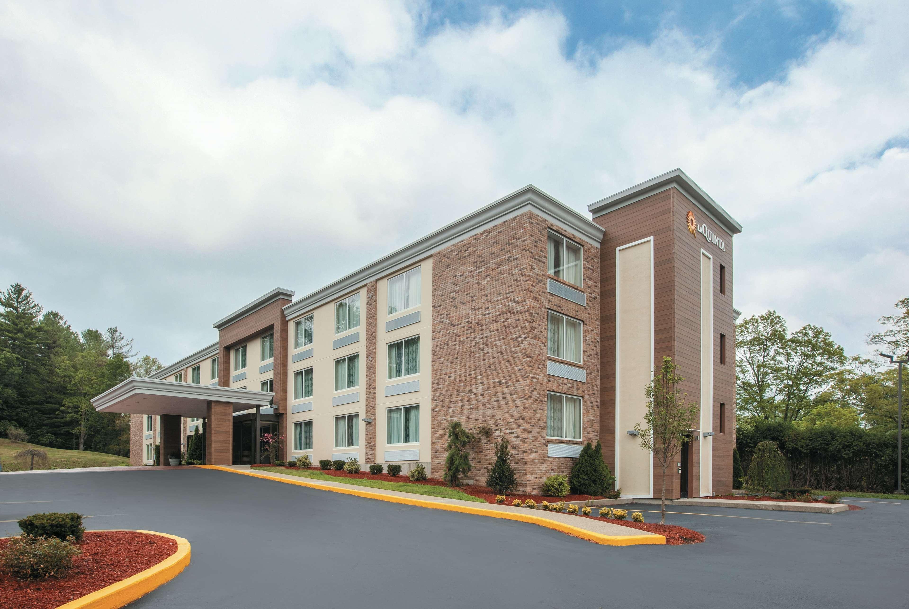 Hotel La Quinta By Wyndham Sturbridge Exterior foto