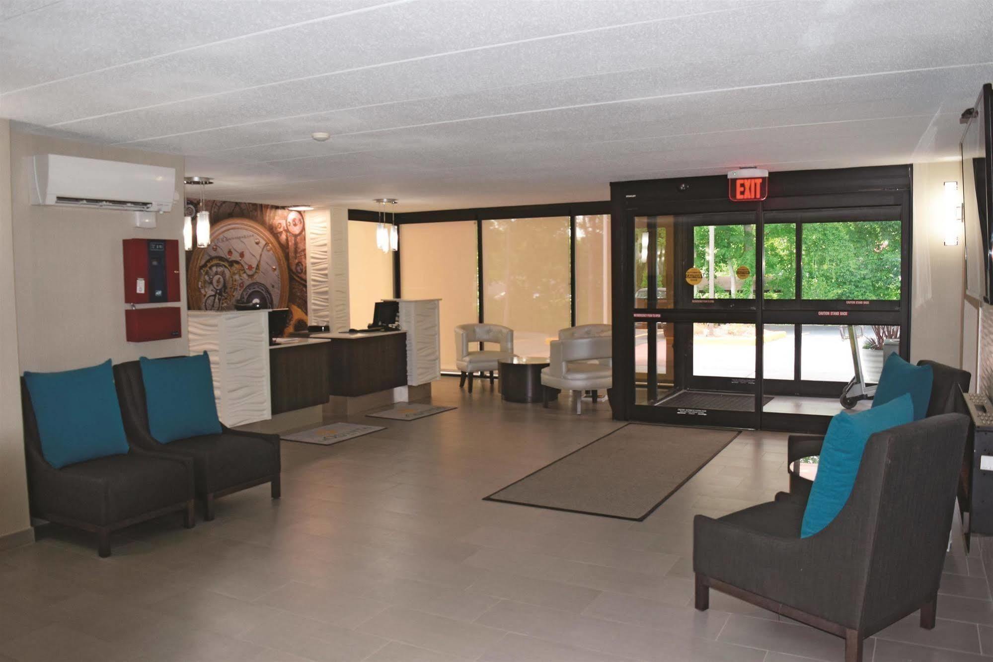 Hotel La Quinta By Wyndham Sturbridge Exterior foto